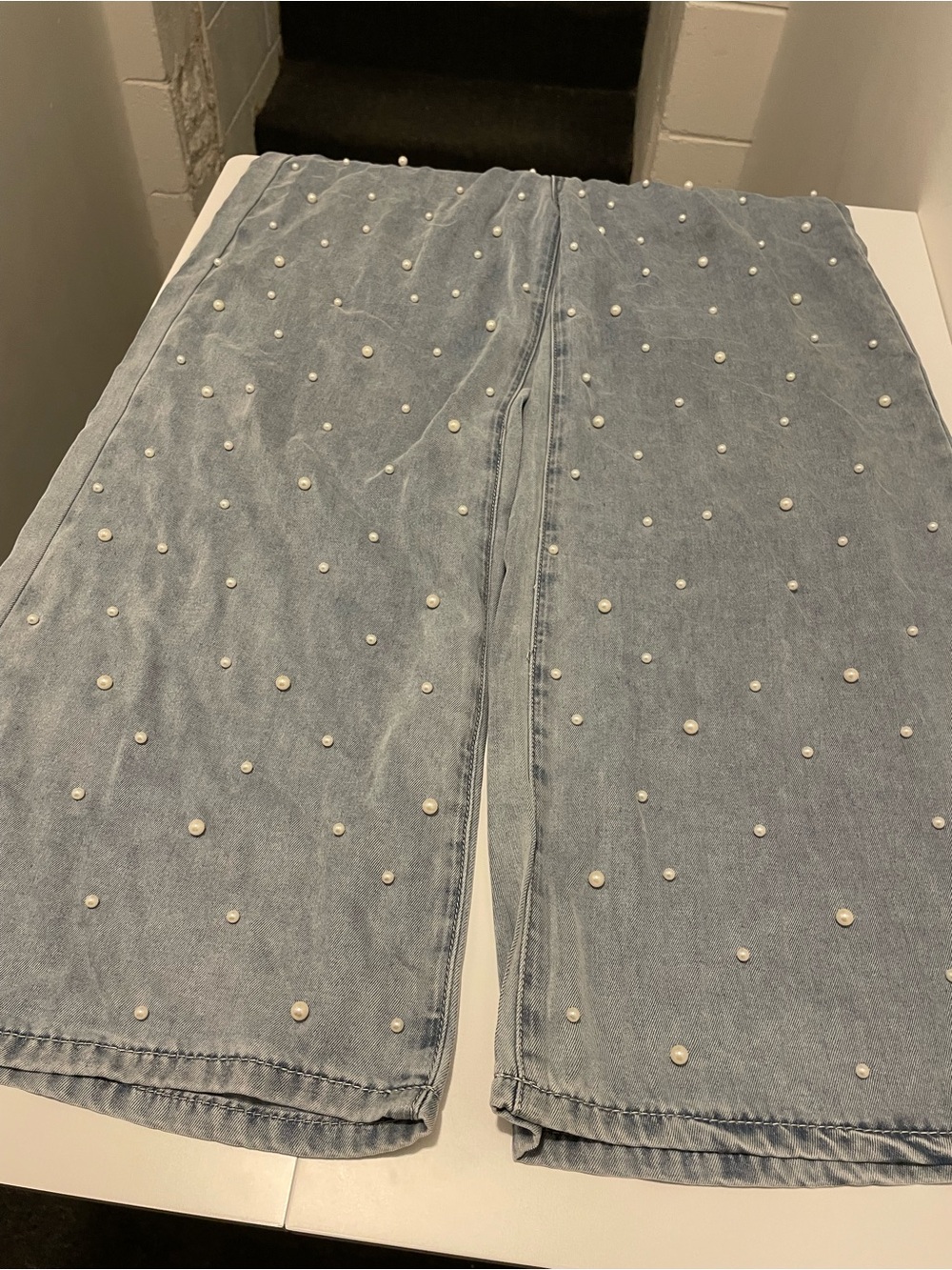 Yozy Brand Size 6 Light Wash High-Rise Wide Leg Pearl Embellished Denim Jeans - Picture 4 of 6